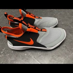 Nike big kids slide on sneaker - 4Y